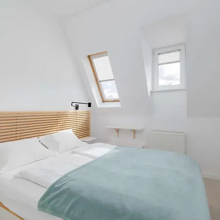 Unique And Spacious With Air Conditioning By Renters Szczecin